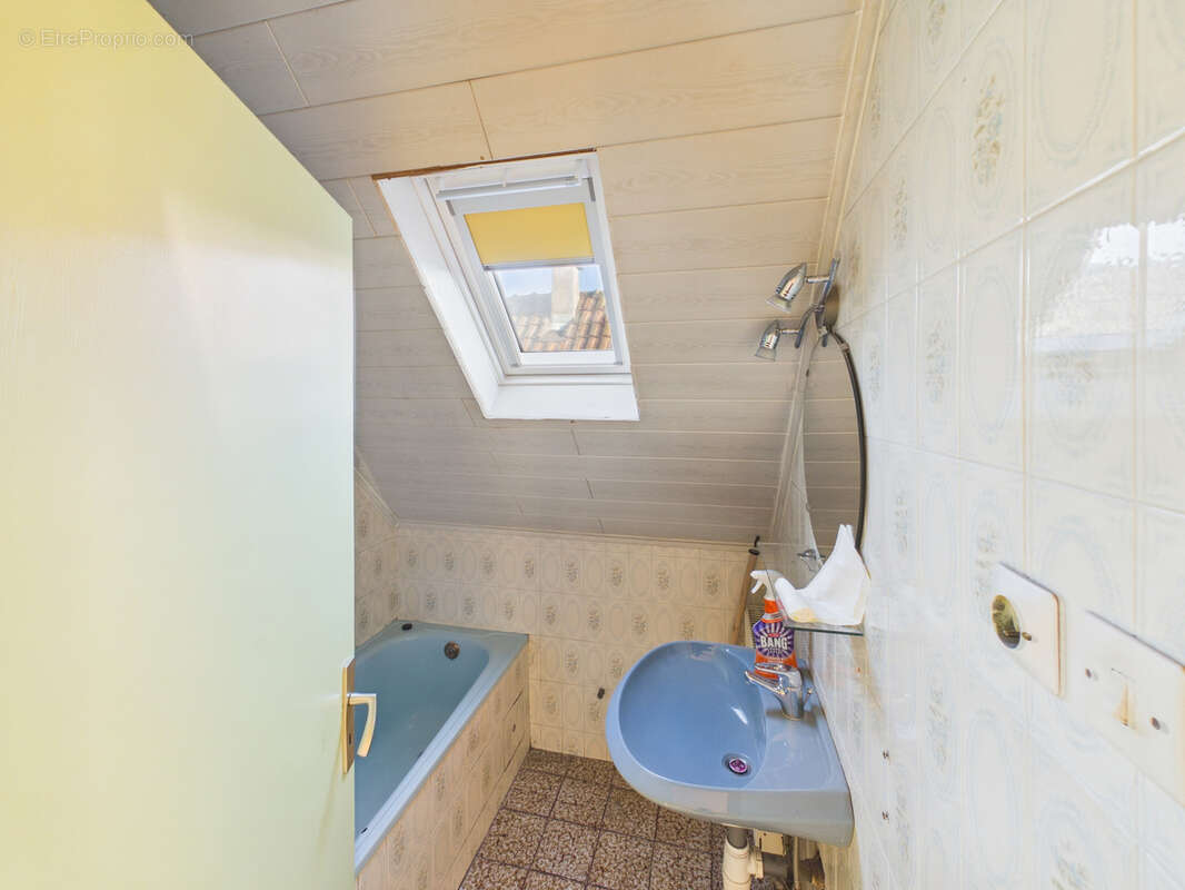 Maison à VILLAGE-NEUF