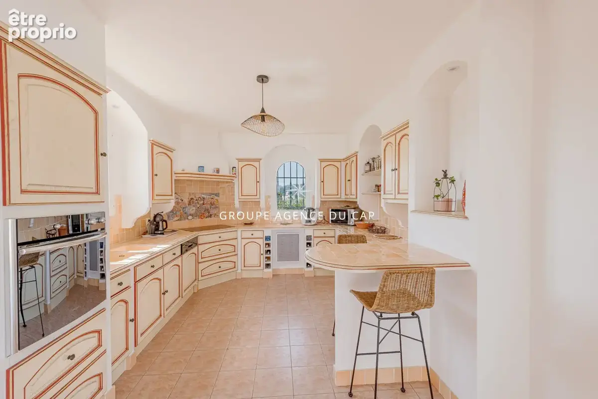 A vendre villa vue mer panoramique de 220m2 aux issambres  avec garage et piscine - photo 14