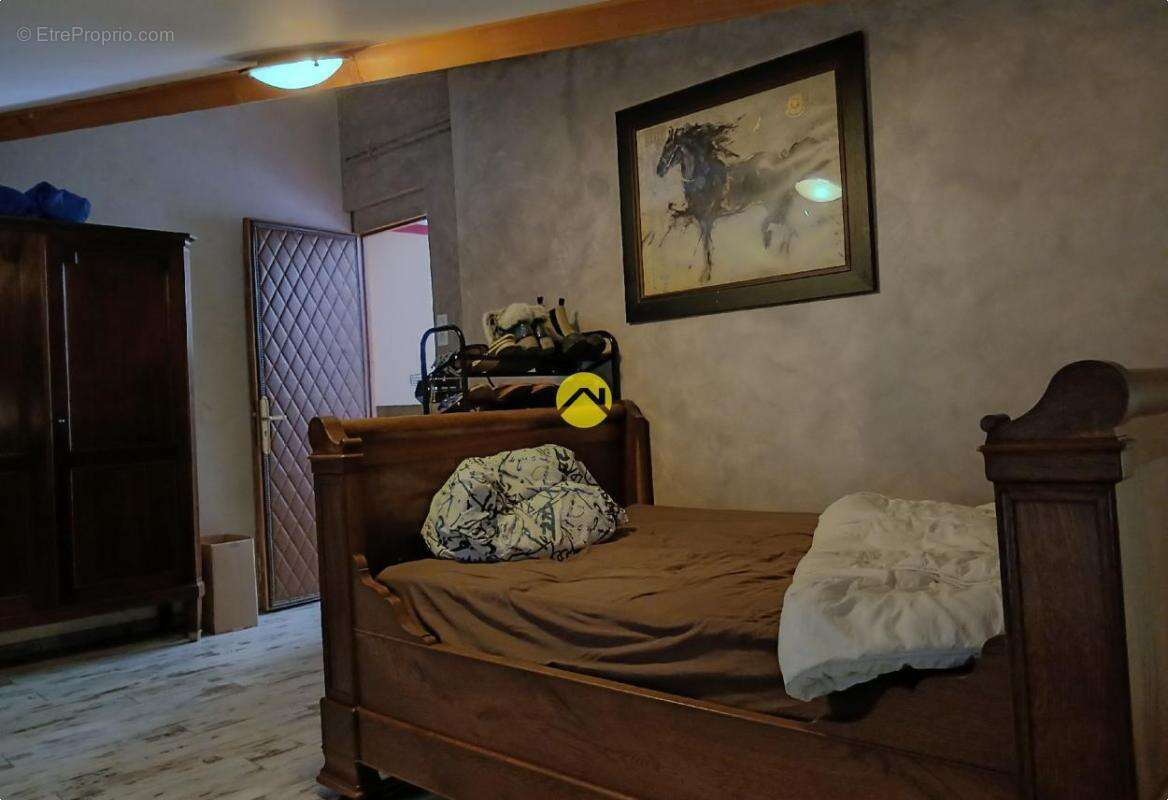 2 maisons et grands garages - photo 9