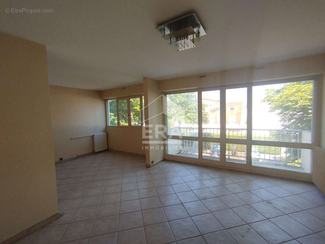 Appartement à LE PLESSIS-BOUCHARD