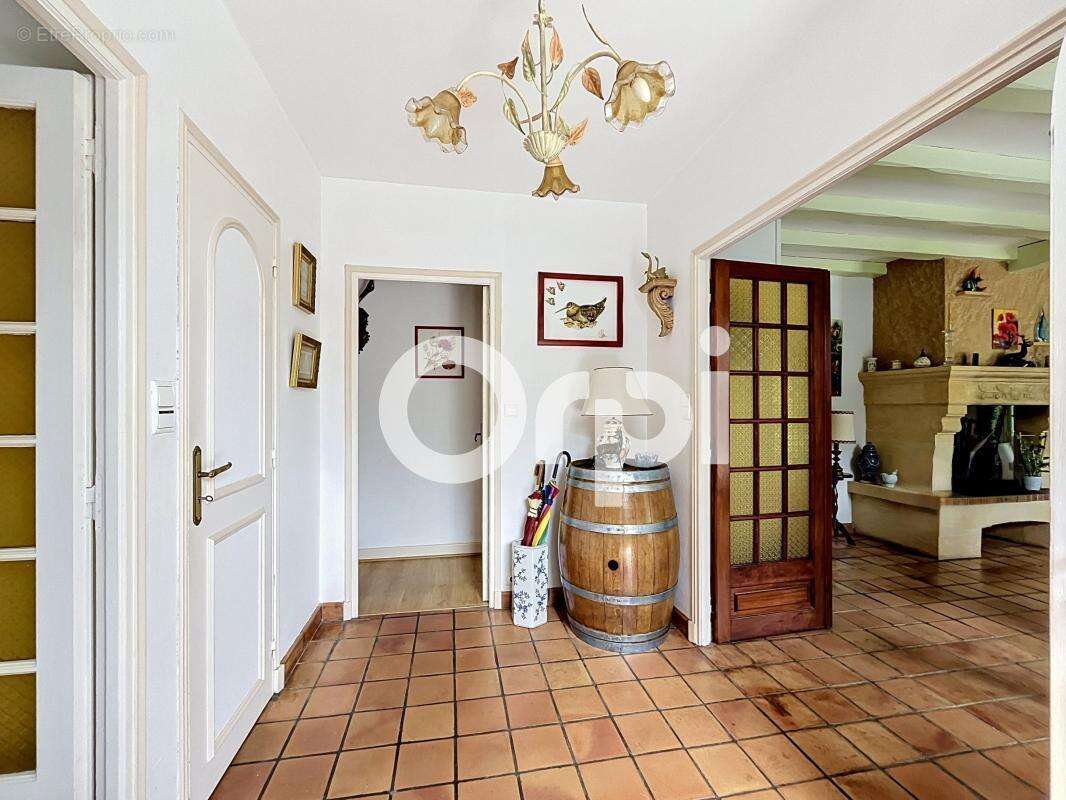 Maison à LA CHAPELLE-AUX-BROCS