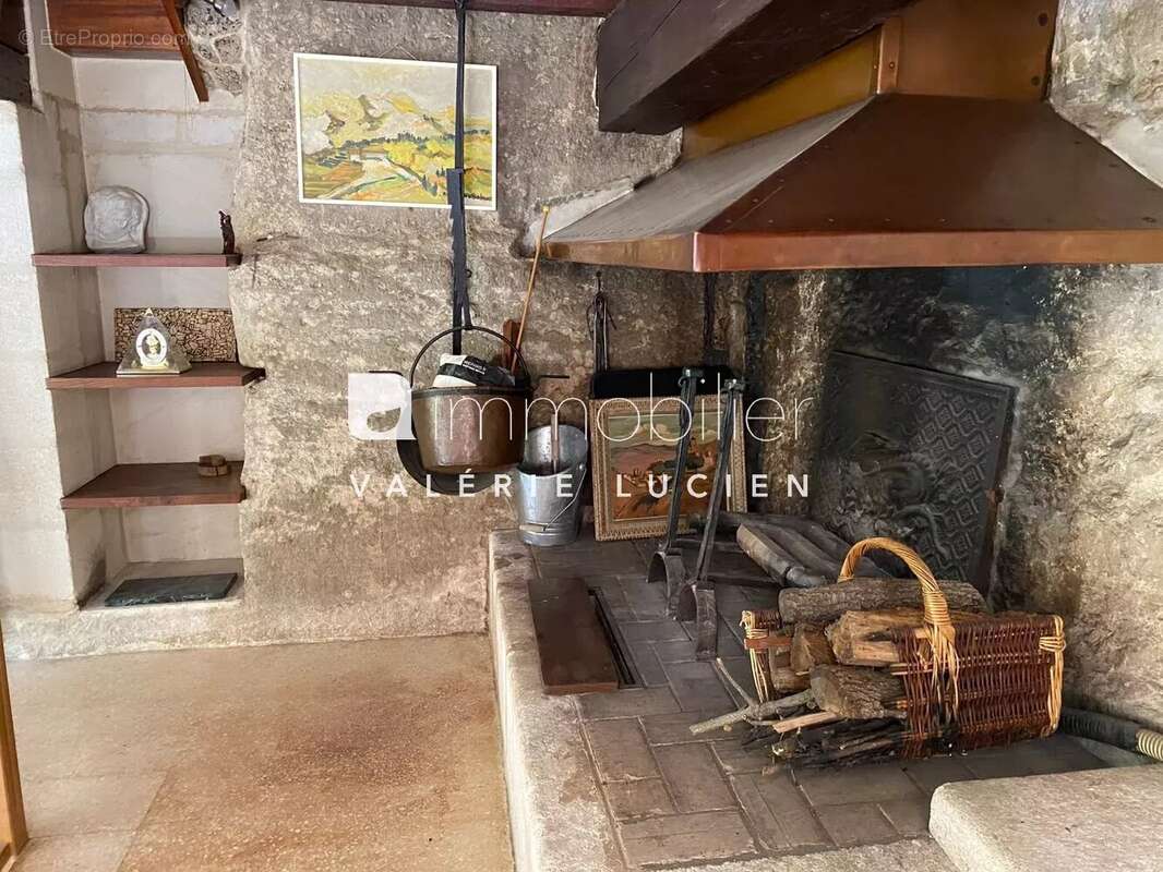 EXCLUSIVITÉ – Propriété à vendre à Saint-Rémy-de-Provence  Ancienne carrière au pied des Alpilles - photo 10