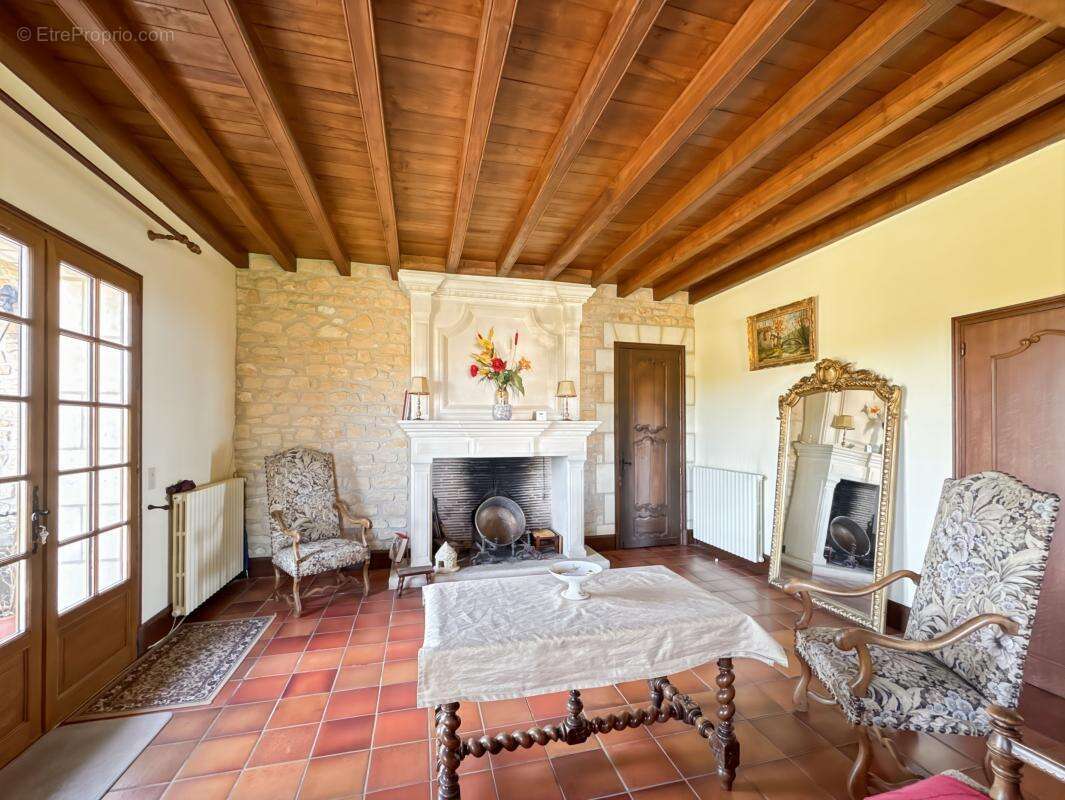 Maison à CHATEAU-L'EVEQUE