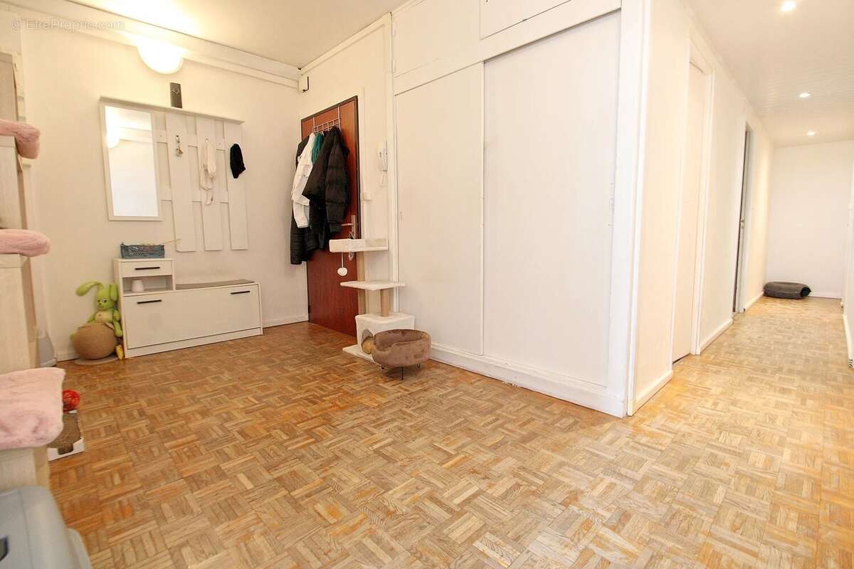 Appartement à SAINT-ETIENNE-DU-ROUVRAY