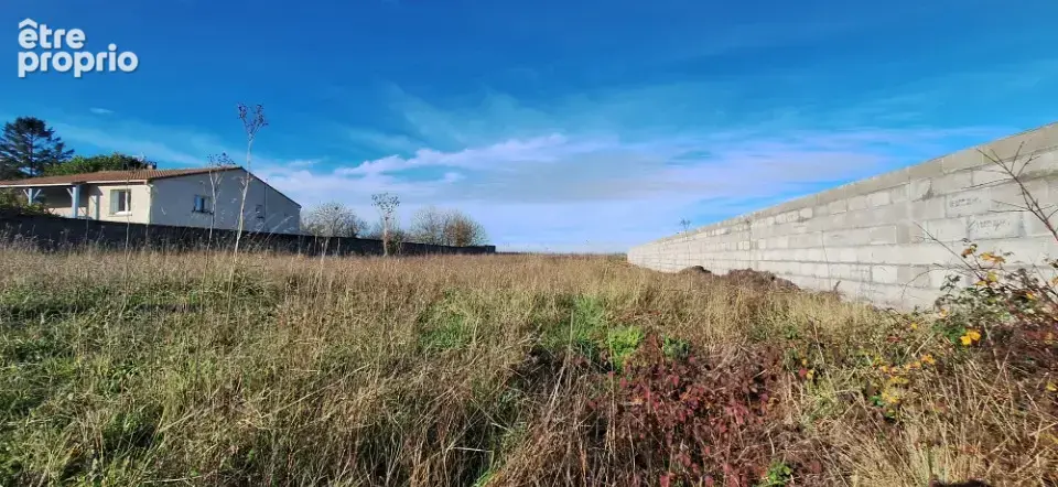 Terrain à MORNAC-SUR-SEUDRE