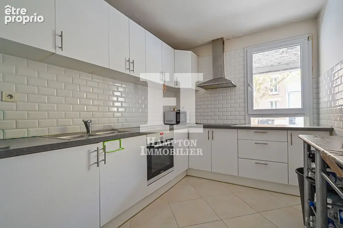 Exclusivité. Rue Manin / Buttes Chaumont. Appartement 4 pièces de 86.26m² - photo 4
