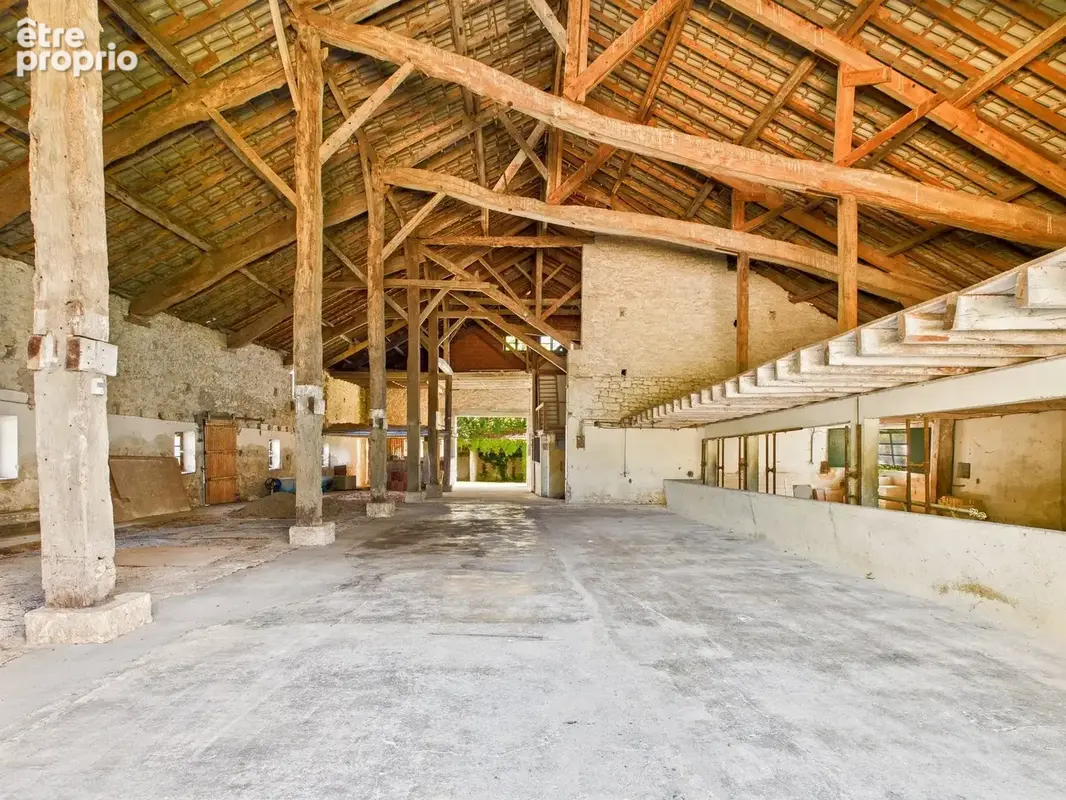 Entre Élégance et Nature : Domaine de Caractère avec Gîtes et Vue Dominante - photo 17