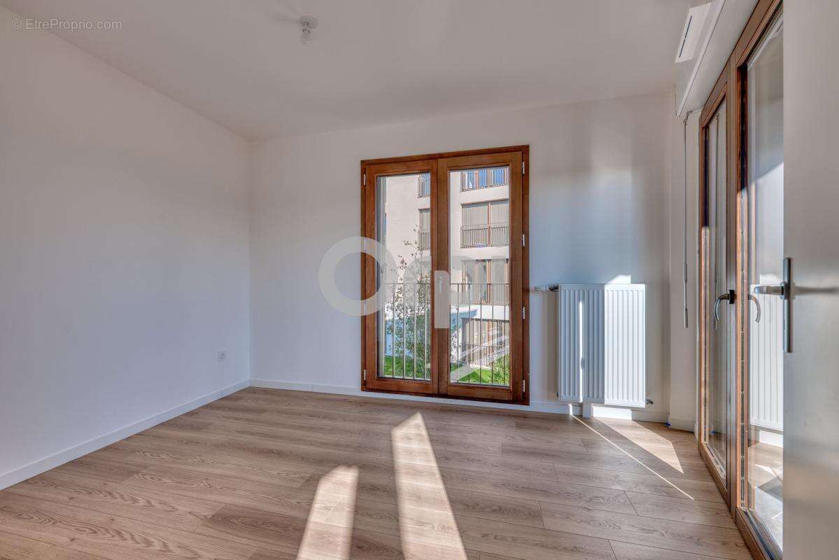 Appartement à BUSSY-SAINT-GEORGES