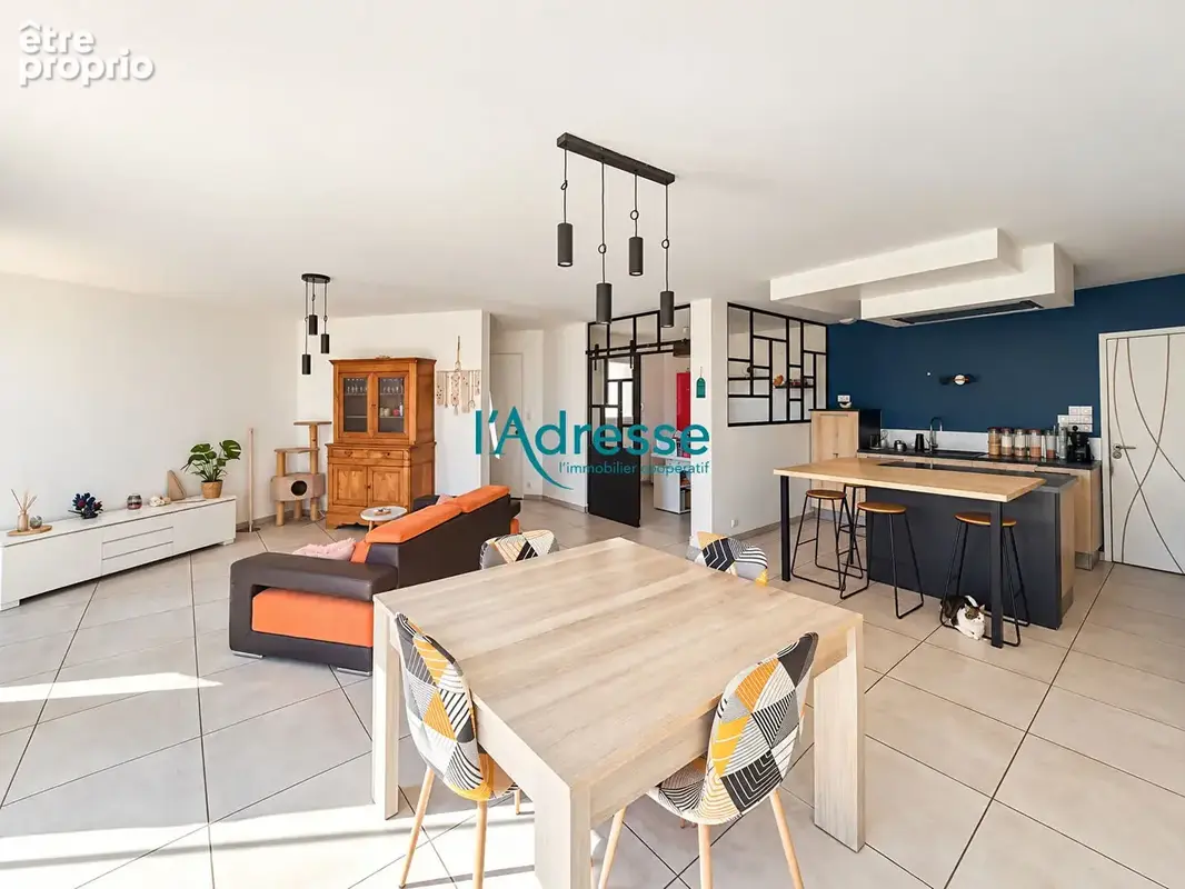 Maison 4 chambres et grand garage - photo 2