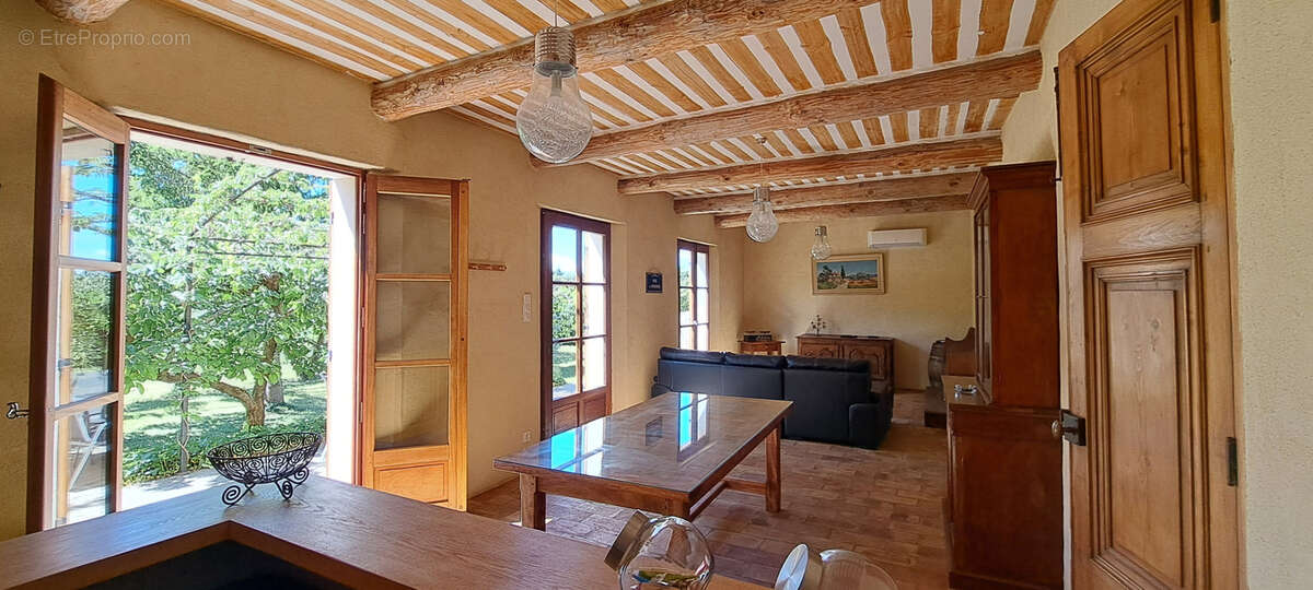 Maison à L'ISLE-SUR-LA-SORGUE