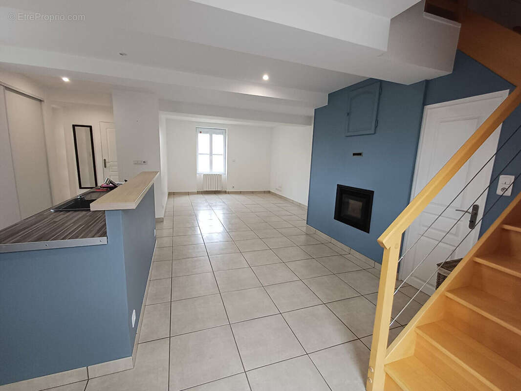 Maison à SAINT-BEAUZIRE