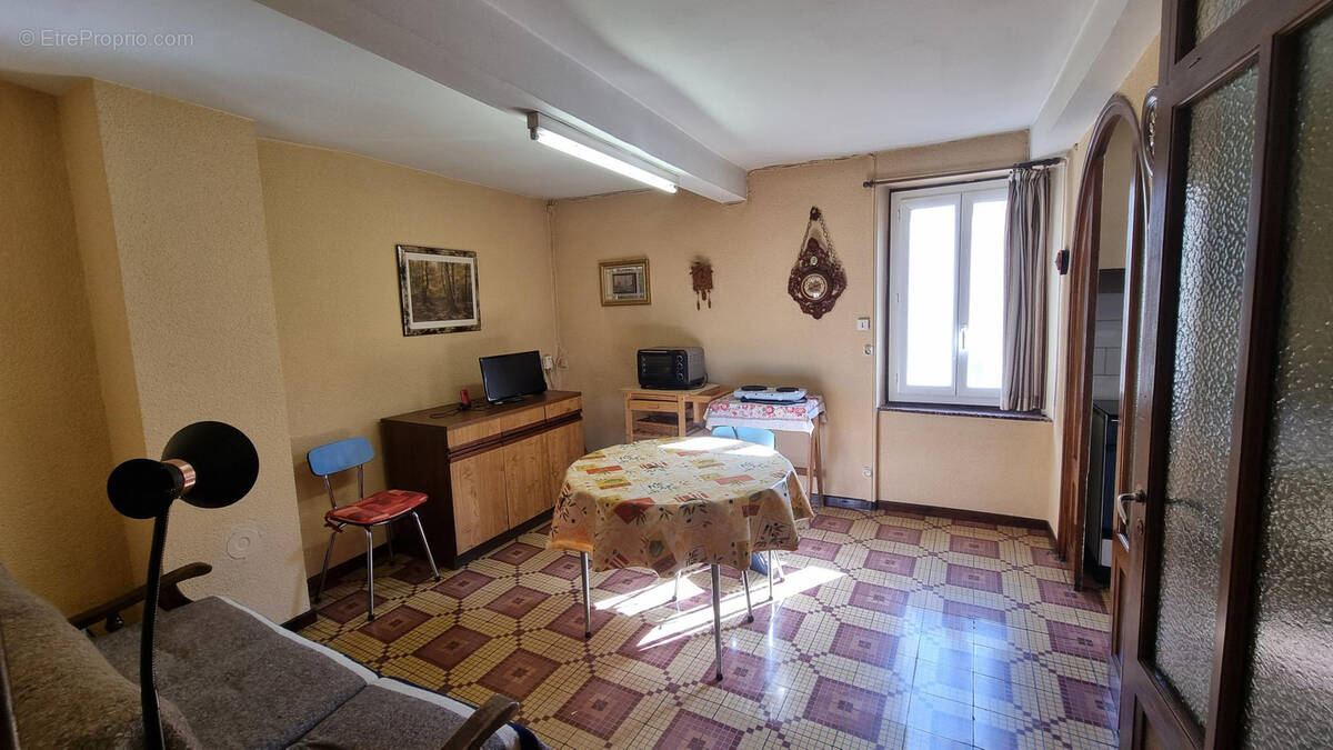 Maison à LEZIGNAN-CORBIERES