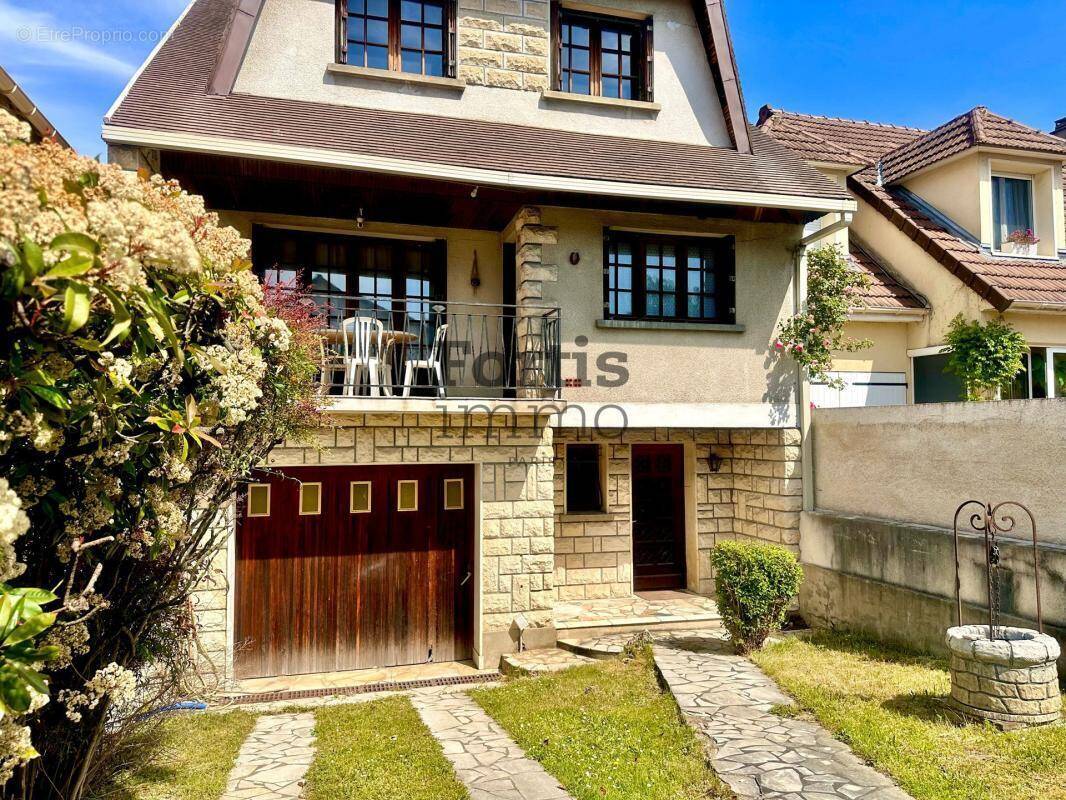 Maison à L'HAY-LES-ROSES