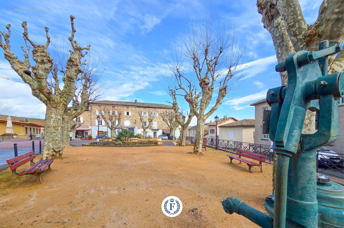 Maison à QUINCIE-EN-BEAUJOLAIS