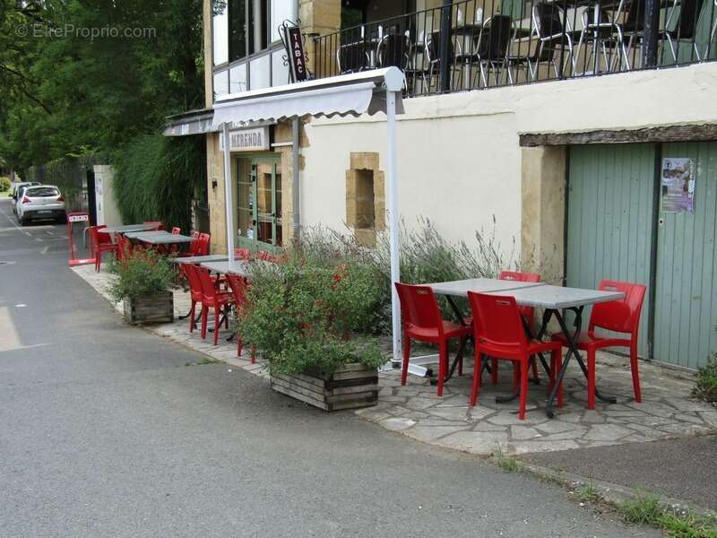 Commerce à SARLAT-LA-CANEDA