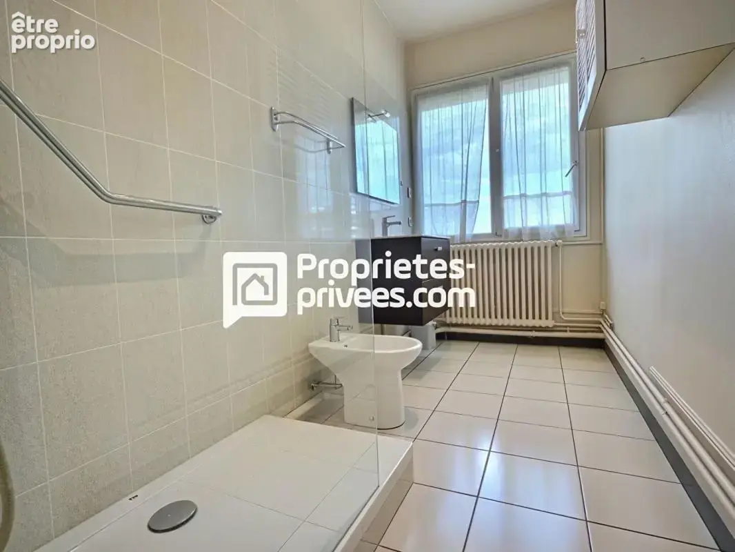 Appartement  T5/6 d'env. 106 m2 en dernier étage  avec 3/4 ch. et cave dans secteur prisé sur PERIGUEUX (24000) - photo 10
