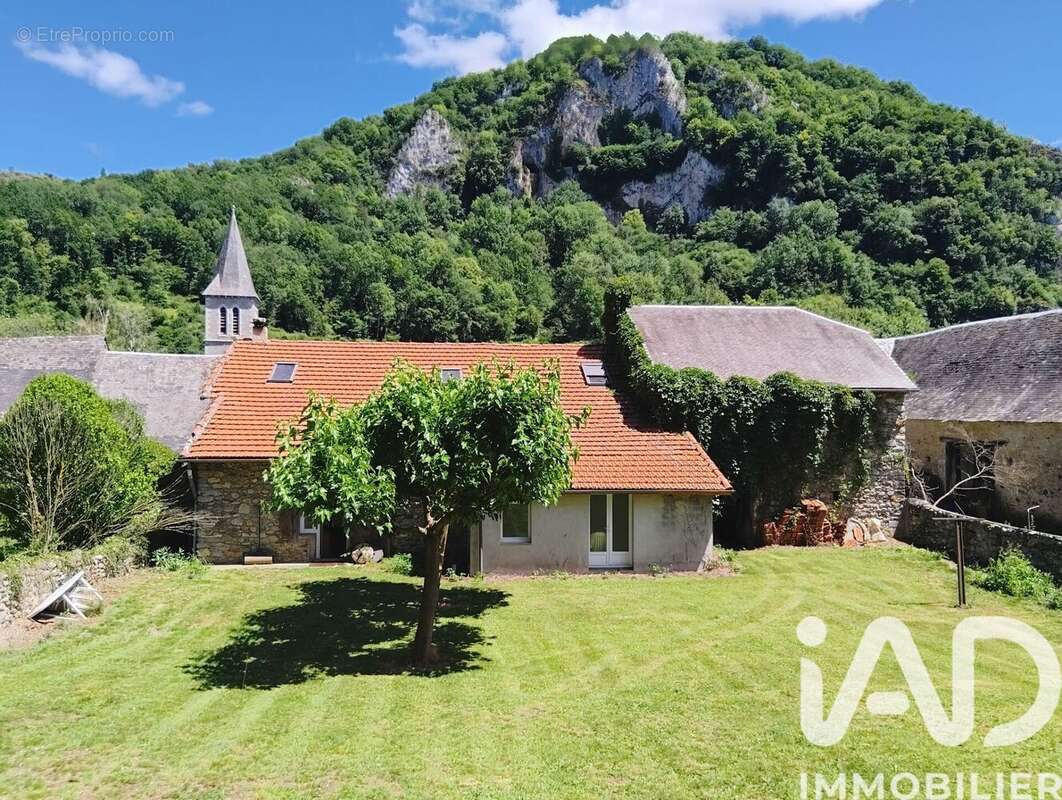 Maison 199 m² à Lortet  - photo 2
