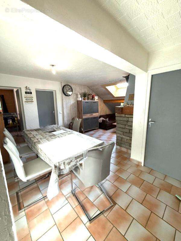 Appartement PASSY 87 M2 , 5 pièces 276000 euros - photo 3