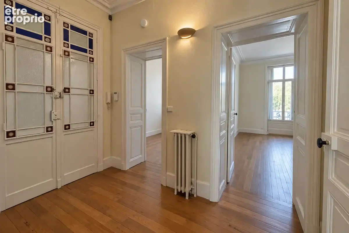 NANCY - Appartement  T3 Place Godefroy de Bouillon - photo 6