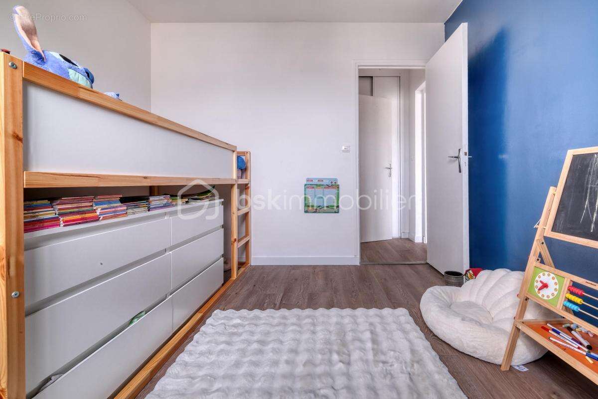 Appartement à SAINT-THIBAULT-DES-VIGNES