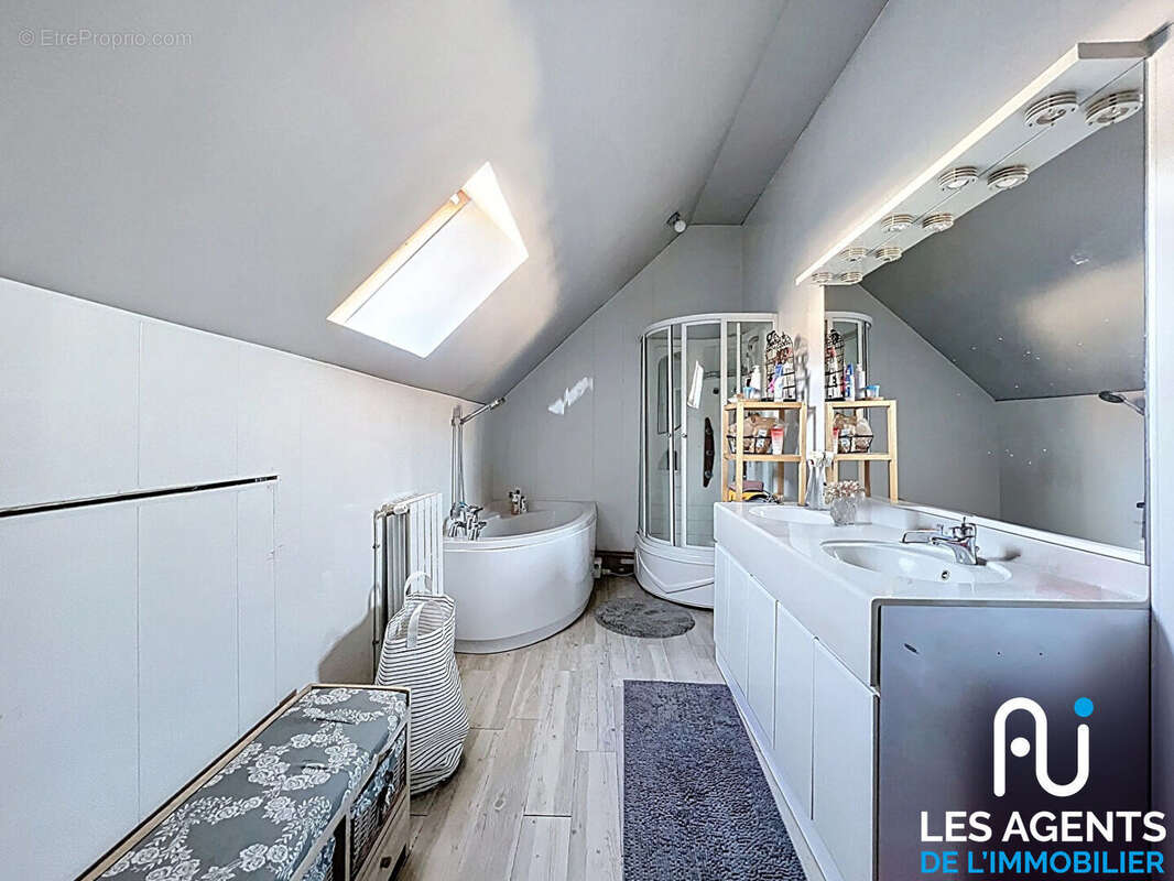 Maison Saint Ay 6 pièces 4 chambres - photo 9