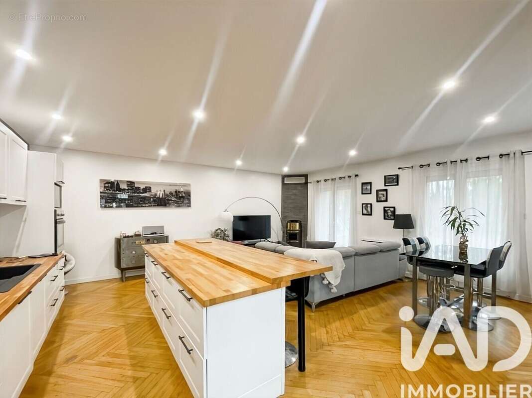 Photo 3 - Appartement à VERT-SAINT-DENIS