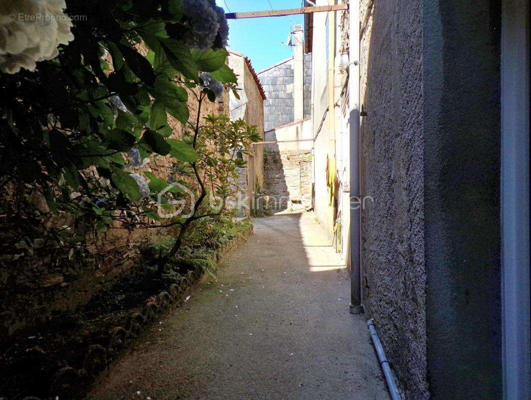 Maison à LABASTIDE-ROUAIROUX