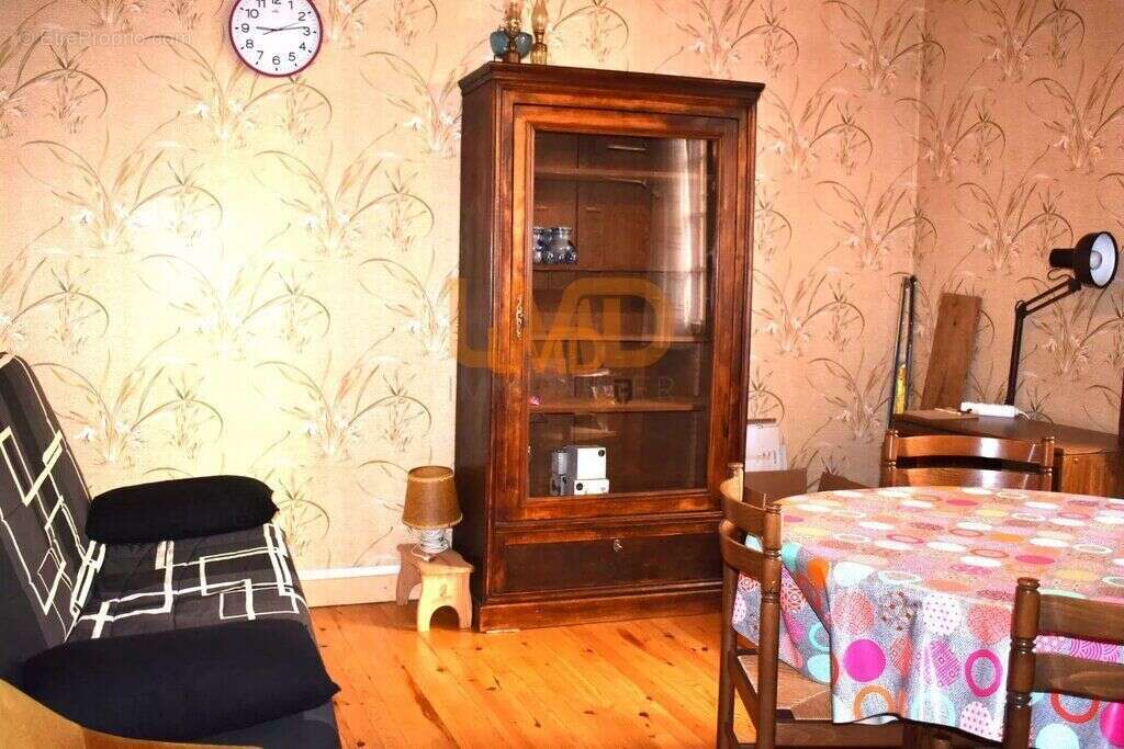 Maison à LIVINHAC-LE-HAUT