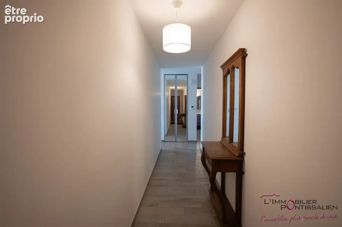 Pontarlier - proche centre ville : appartement recent de type 2 avec ascenseur, cave, garage et terrasse - photo 19