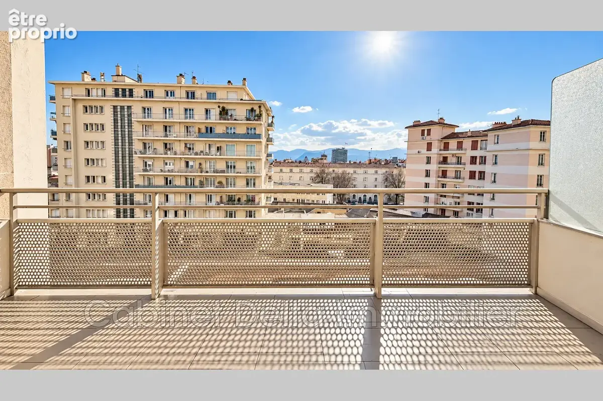 Appartement 4 pièces 98 m² à vendre à Toulon (83000) - photo 2