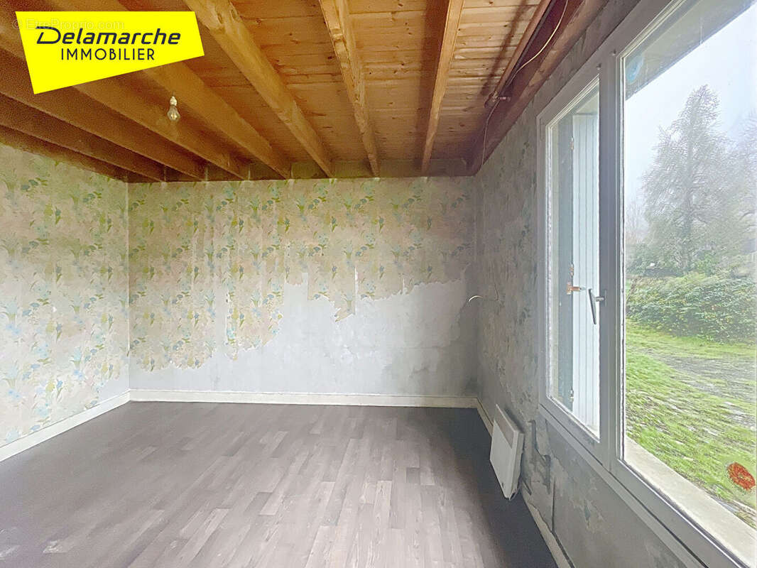 Maison à SAINT-GEORGES-DE-LIVOYE