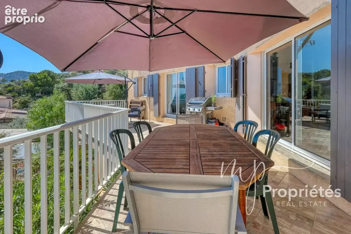 A VENDRE Maison  Rayol Canadel sur Mer. Propriété 300m² vue mer piscine proche plage - photo 13