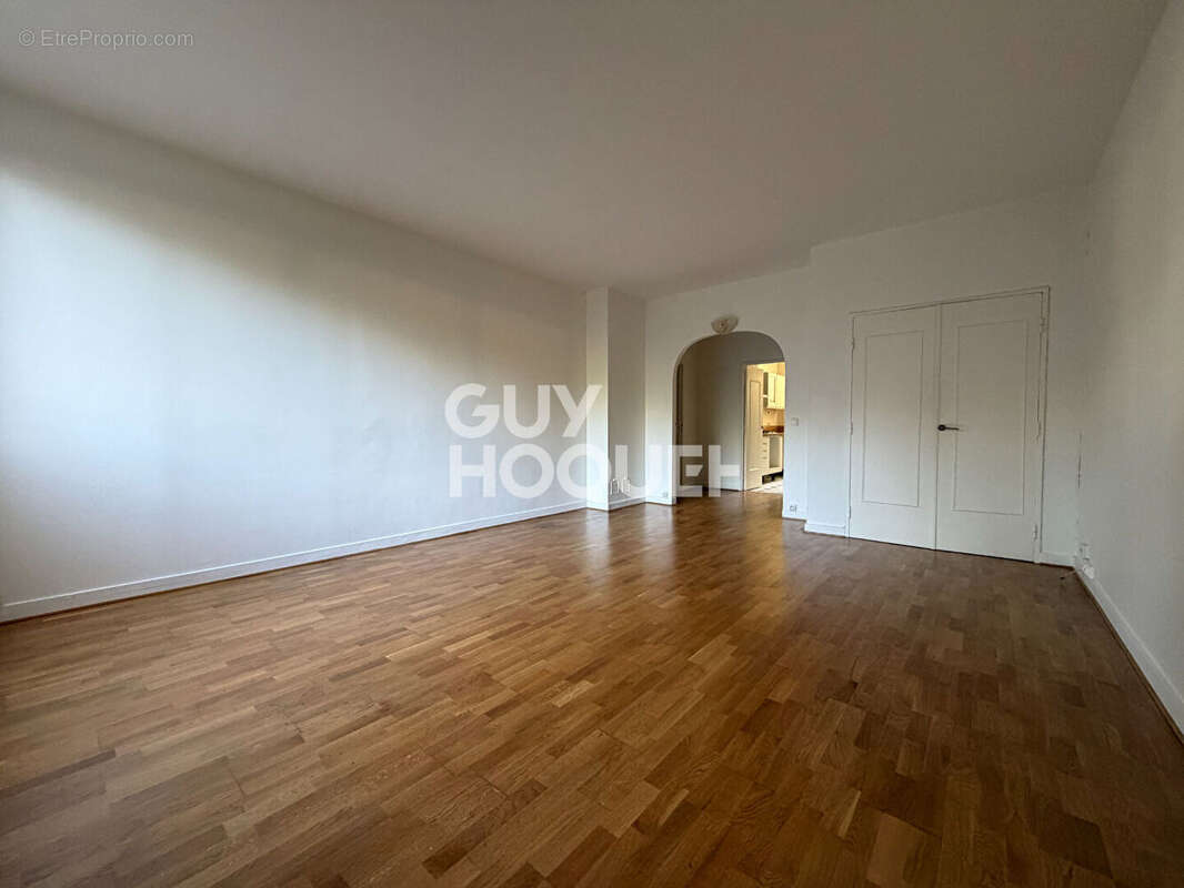 Appartement trois pièces deux chambres - photo 3