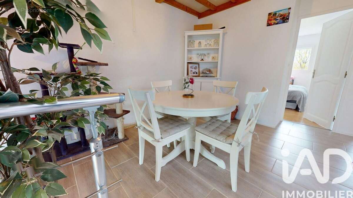 Photo 8 - Appartement à SAVIGNY-LE-TEMPLE
