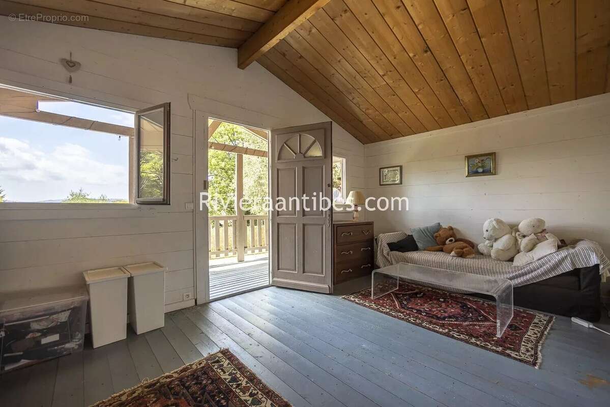 Maison à MOUANS-SARTOUX