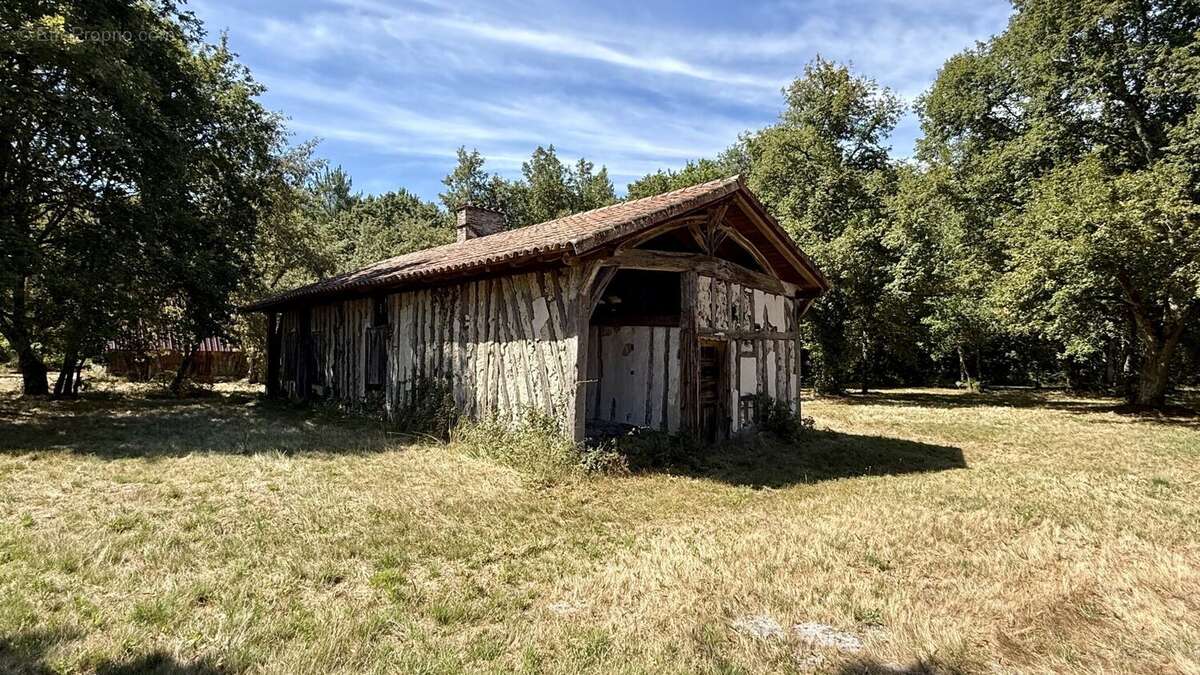 Maison à BOURRIOT-BERGONCE