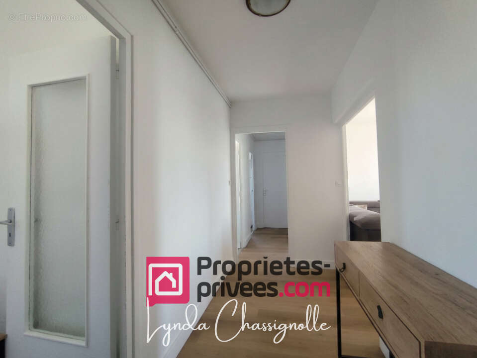 Appartement T4 à Riorges - 71m2 - vue dégagée - entièrement rénové - photo 3