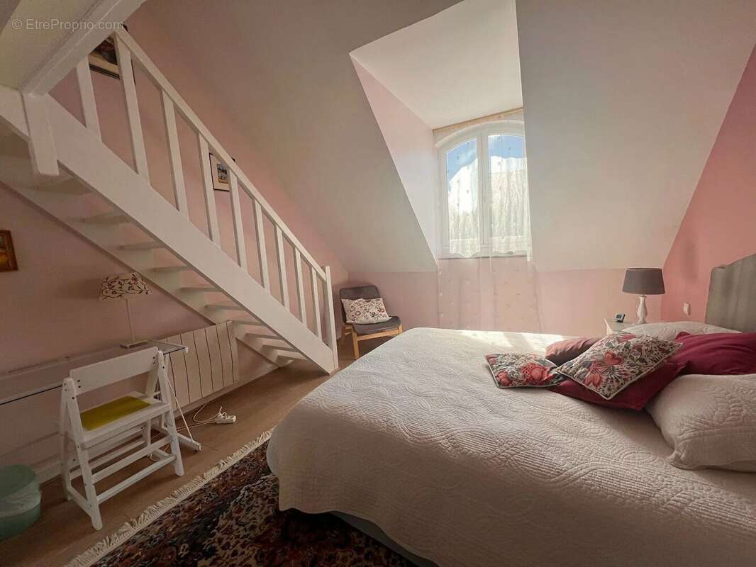 Maison à SAINT-NOM-LA-BRETECHE