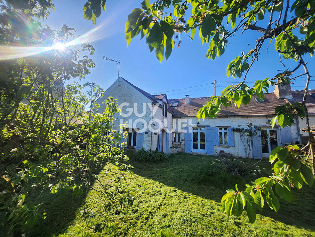 Maison à CHENOISE