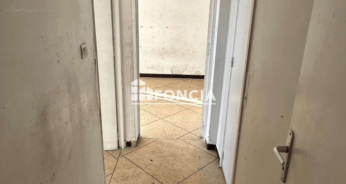 Appartement à MARSEILLE-3E
