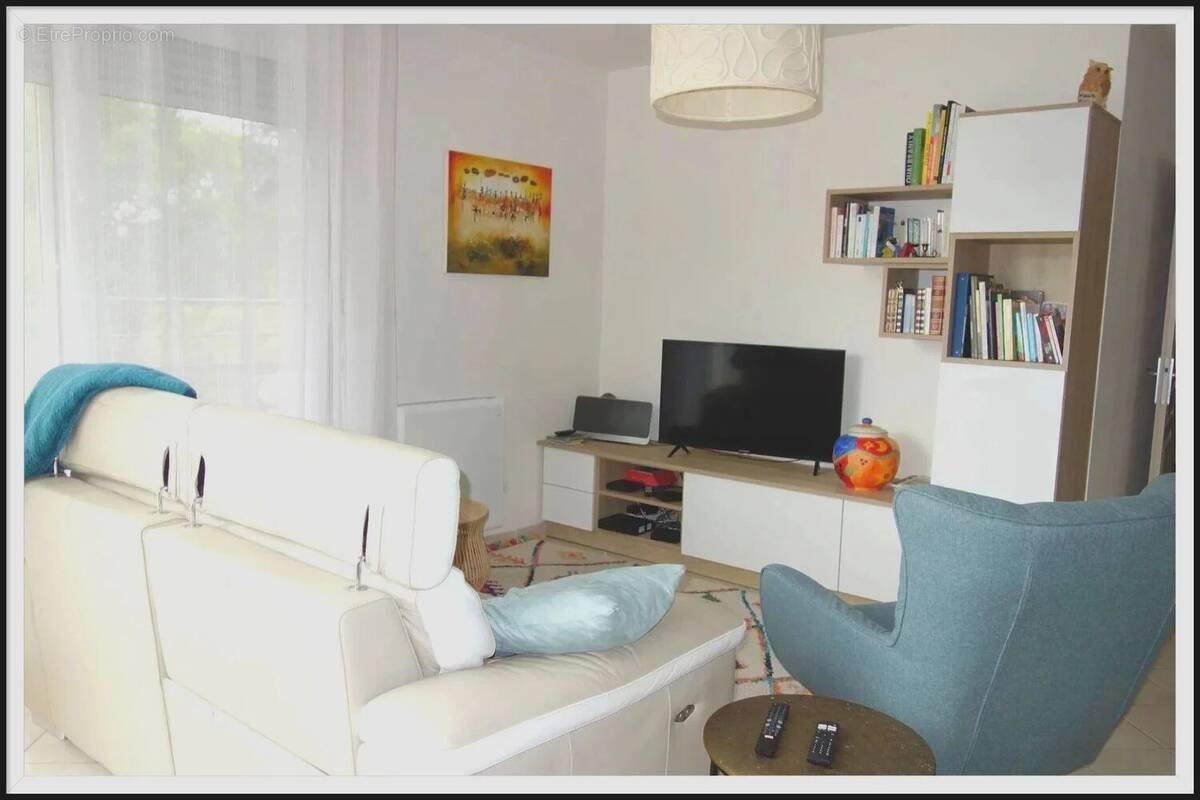 Appartement à BAGNOLS-SUR-CEZE