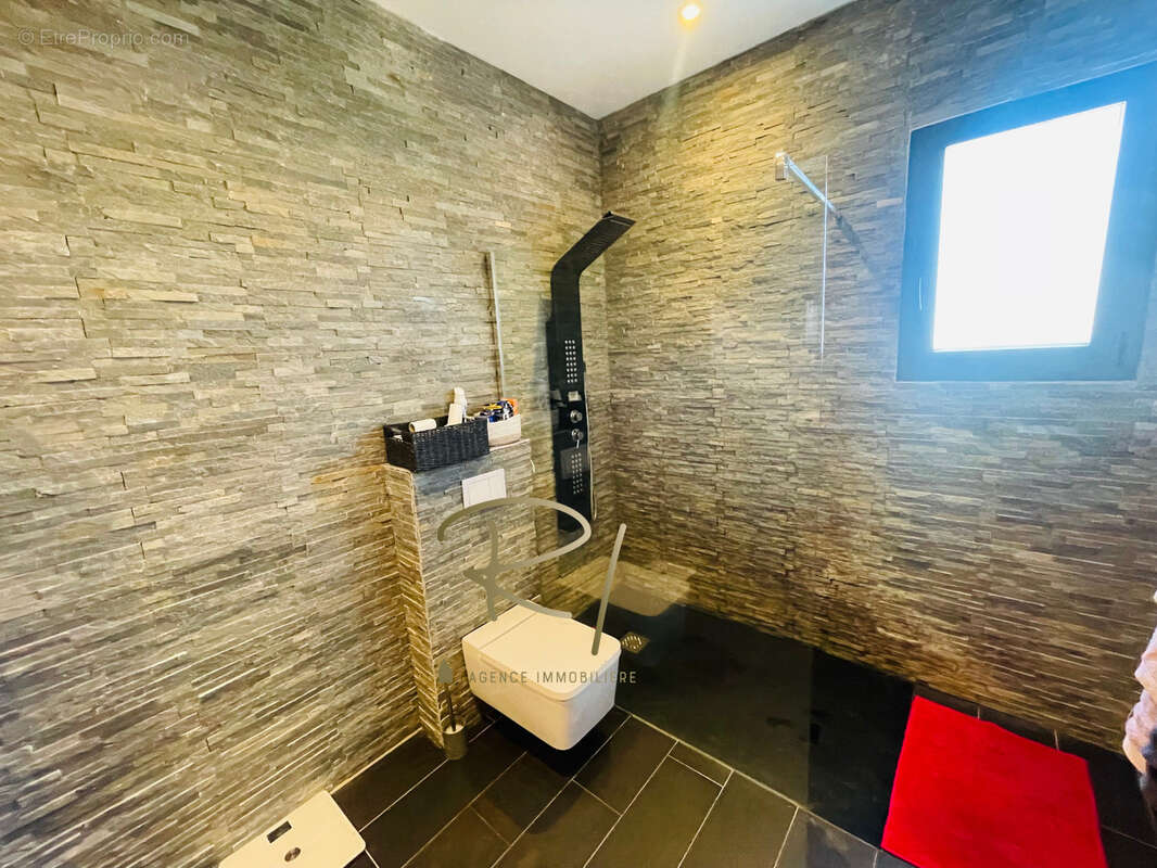 Maison à VALLON-PONT-D&#039;ARC