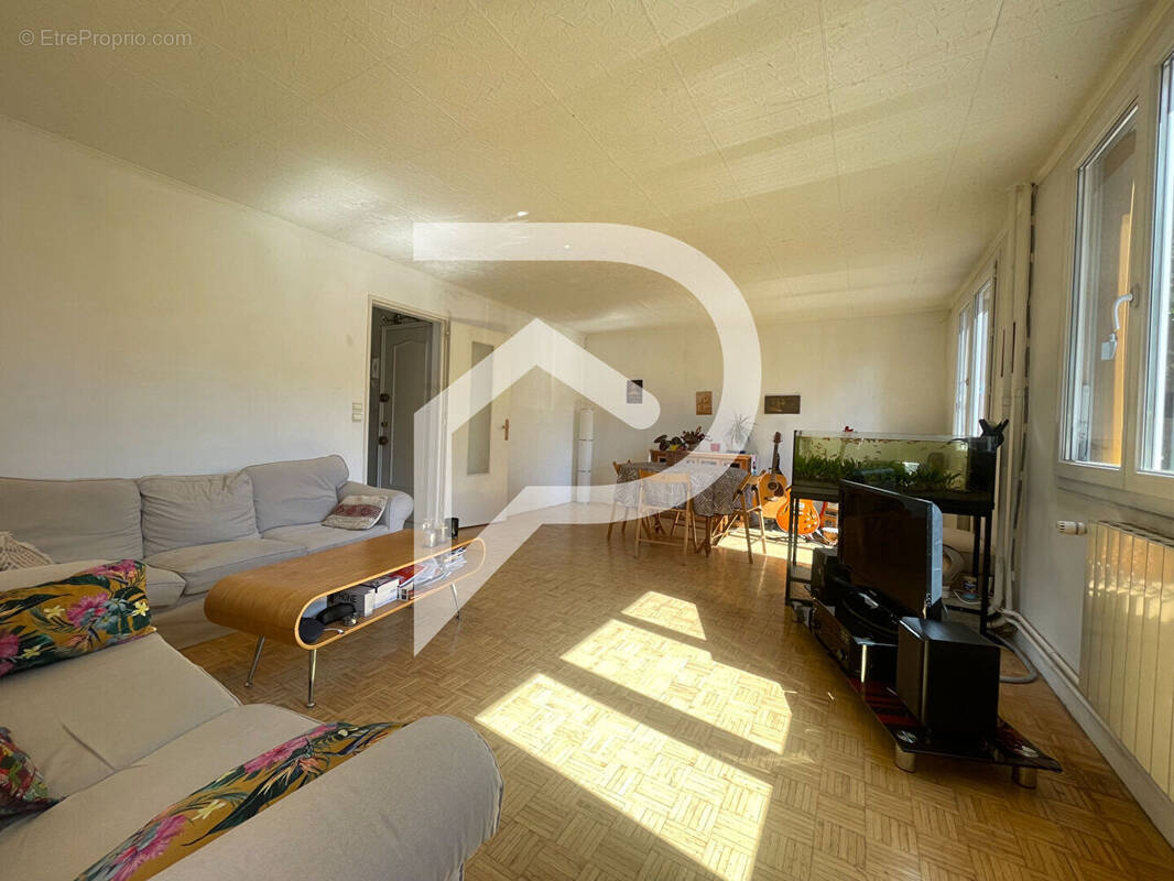 Appartement à LIMEIL-BREVANNES