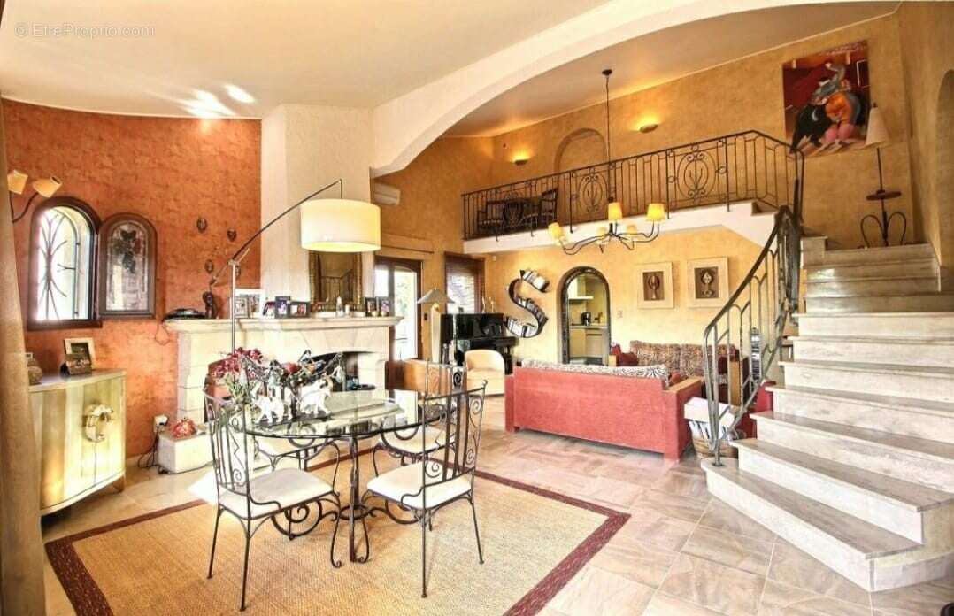 Maison à SAINT-CYPRIEN