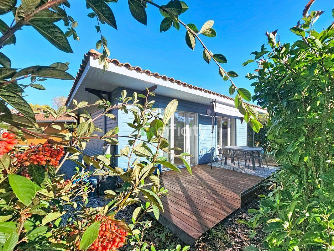 Maison à PARENTIS-EN-BORN