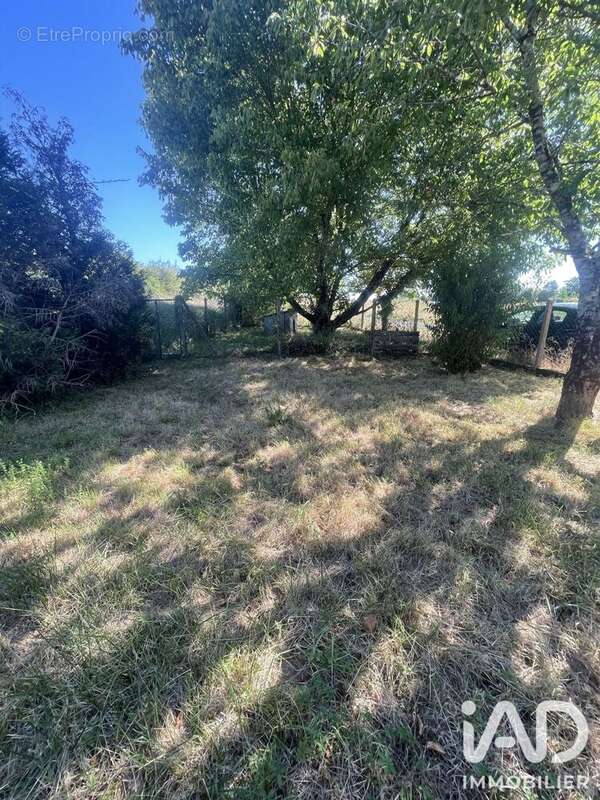 Maison 94 m² à Espiet  - photo 2