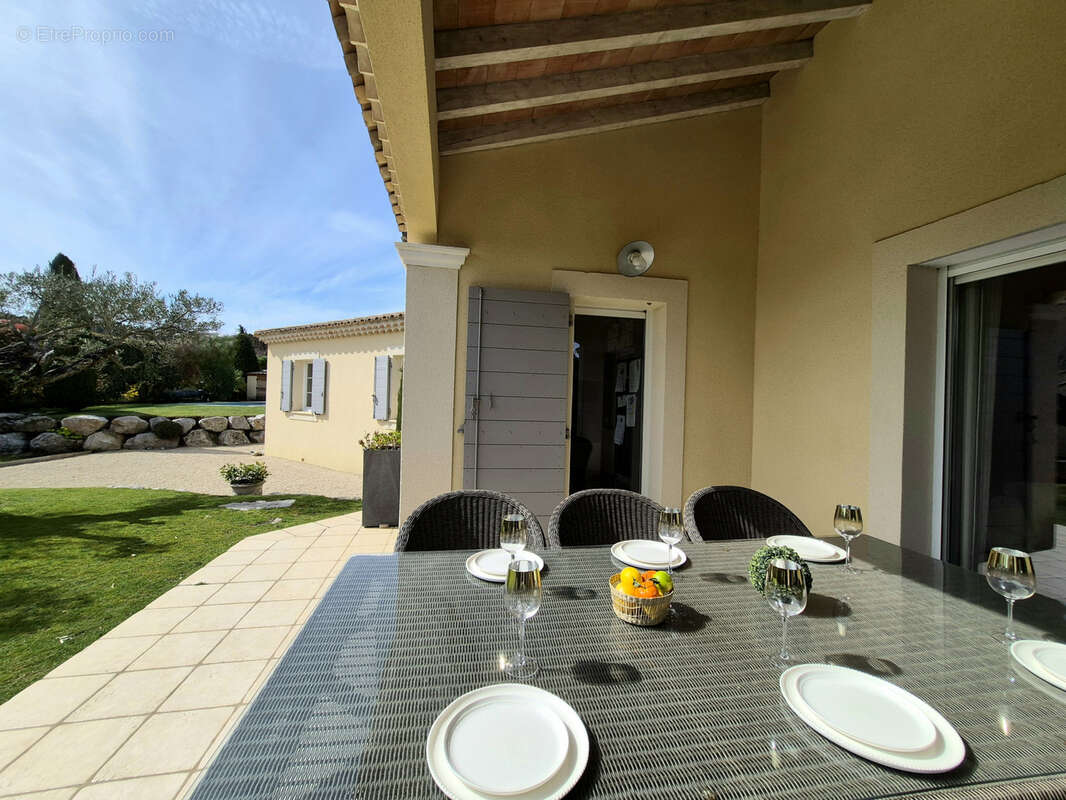Maison à MORIERES-LES-AVIGNON