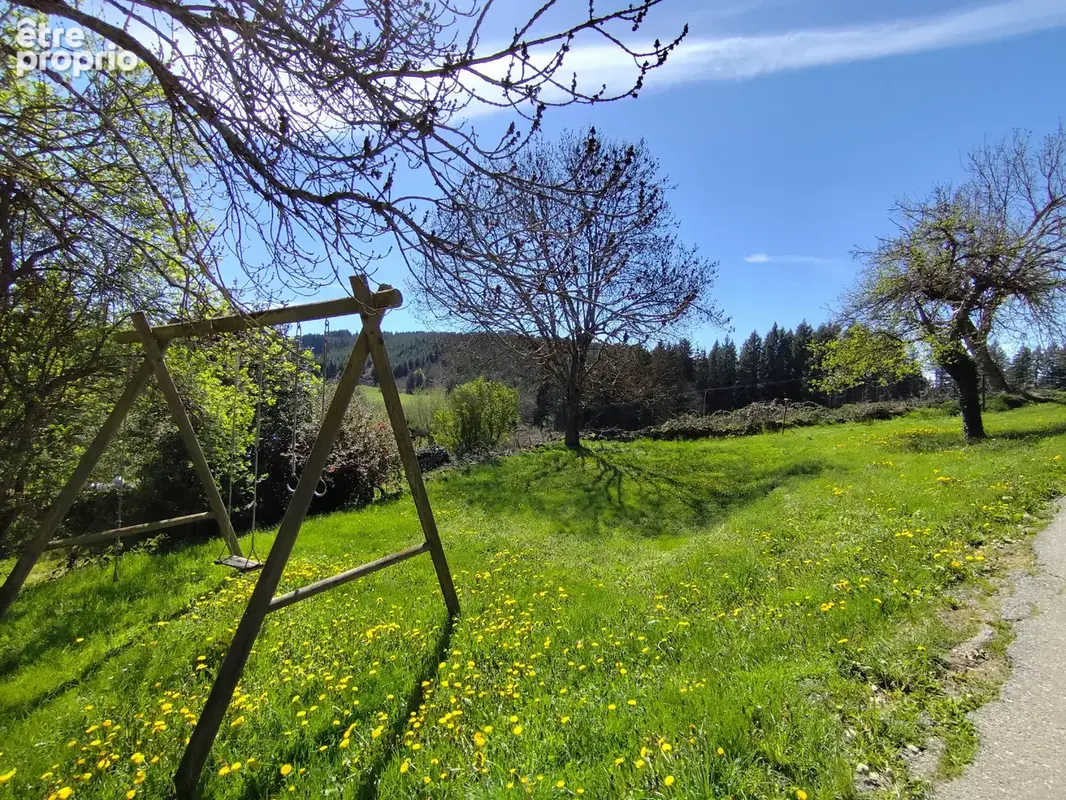 Maison en pierre avec dépendances et terrain - photo 2