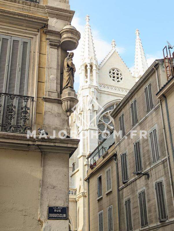 Appartement à MARSEILLE-1E