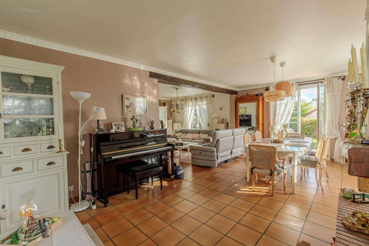 Maison familiale à vendre -  Gaillon Sur Montcient - photo 5
